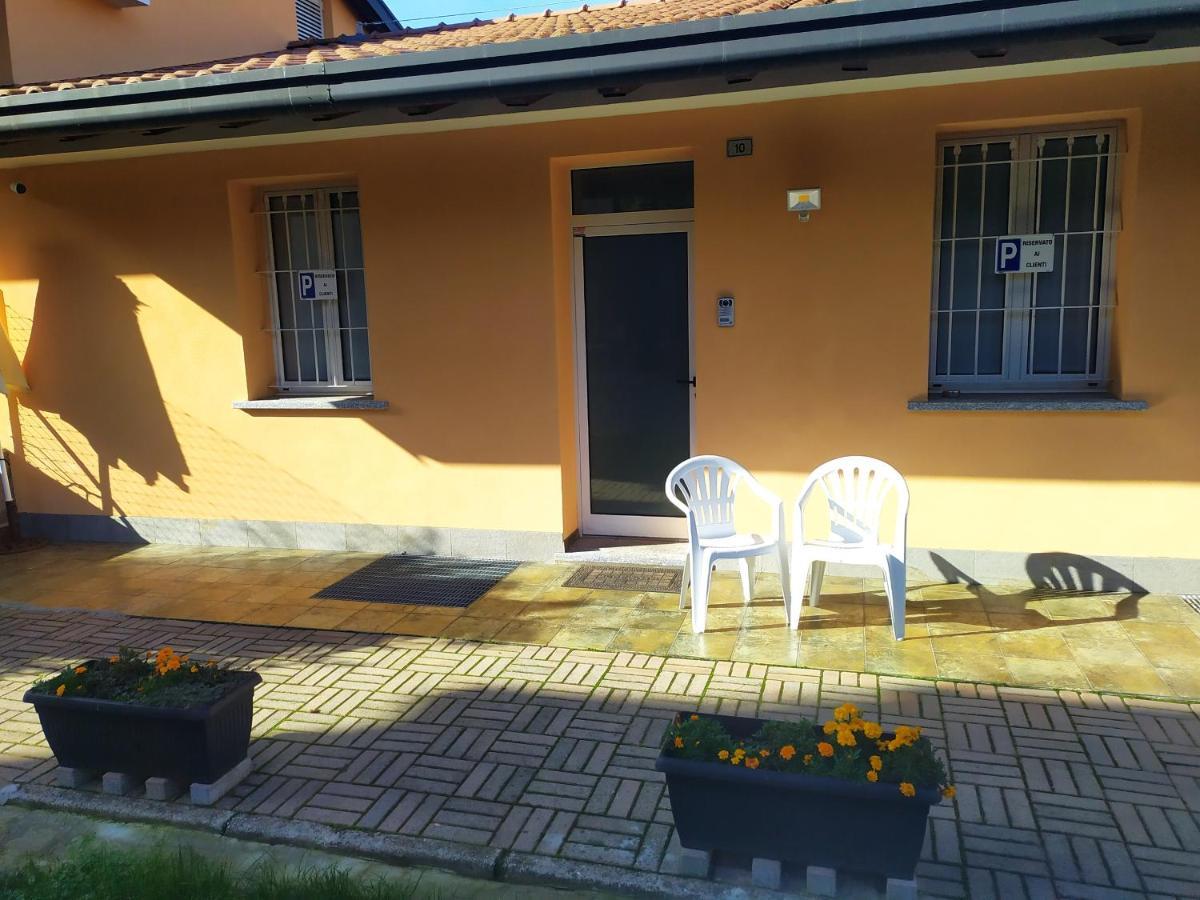 La Quiete Hotel Senna Comasco ภายนอก รูปภาพ